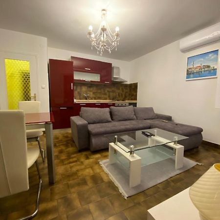 דירות פורץ Apartman Nela מראה חיצוני תמונה