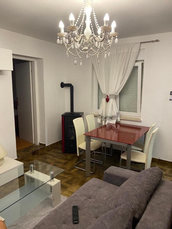 דירות פורץ Apartman Nela מראה חיצוני תמונה
