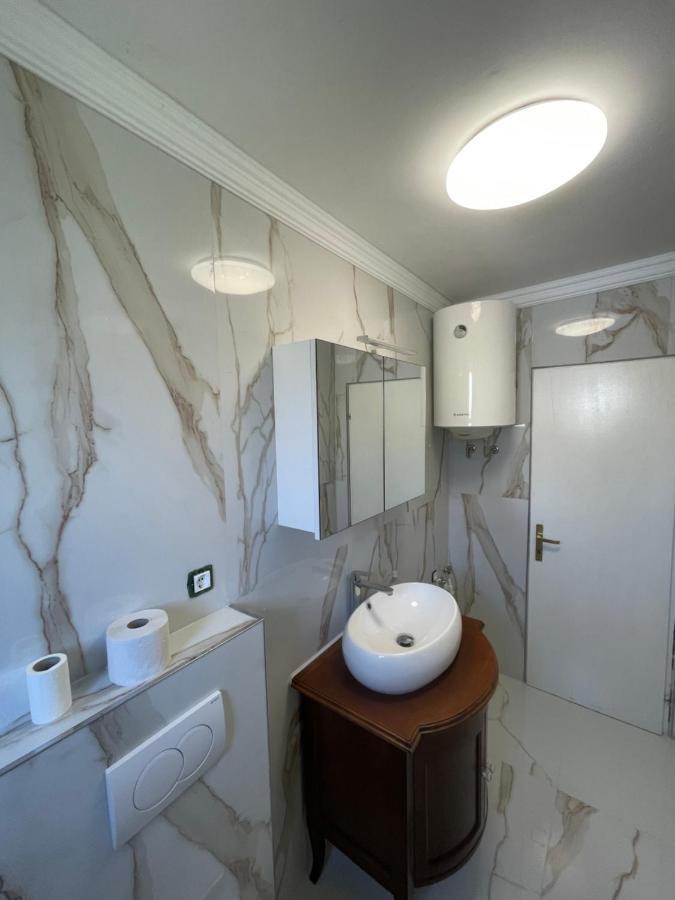 דירות פורץ Apartman Nela מראה חיצוני תמונה